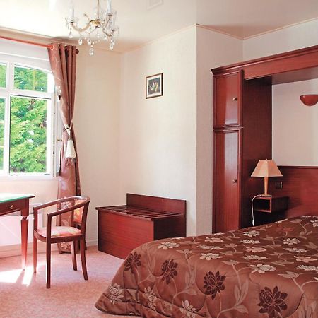 Logis Hotel & Restaurant - Le Chateau Des Tourelles 3 Etoiles Le Wast エクステリア 写真
