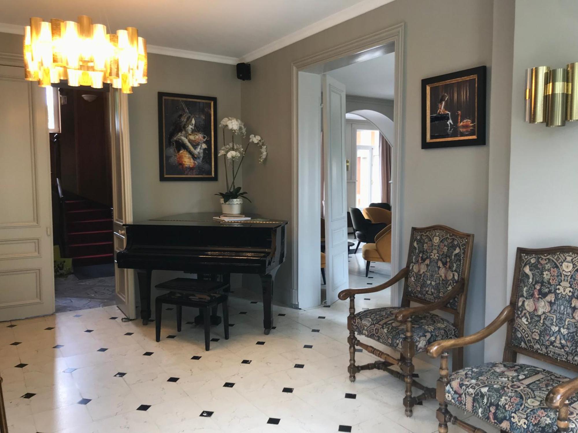 Logis Hotel & Restaurant - Le Chateau Des Tourelles 3 Etoiles Le Wast エクステリア 写真